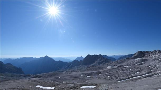 Klimawandel: „Ewiges Eis“ vor dem Abschmelzen Das Zugspitzplatt wurde von Gletschern geformt.