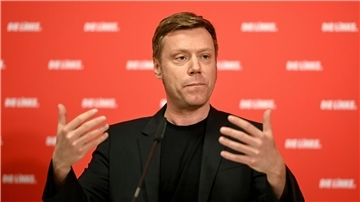 Daseinsvorsorge gehöre in die öffentliche Hand, sagt der Linken-Co-Vorsitzende Martin Schirdewan.