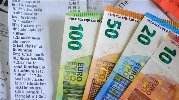 Geldsorgen auf dem ersten Platz Dass das Einkaufen zu teuer wird, ist die größte Sorge der Deutschen.