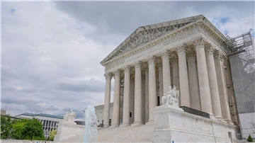 Dass dem Supreme Court ausgerechnet bei einem Abtreibungsfall eine solche Panne passiert, erinnert an den Leak vor rund zwei Jahren.