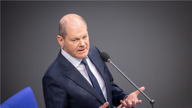 Scholz wirbt um Vertrauen und zieht rote Linien „Dass es nicht um Kampfflugzeuge geht, habe ich ja sehr früh klargestellt und mache das auch hier“, sagt Bundeskanzler Olaf Scholz (SPD).