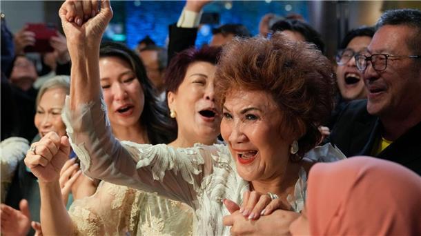 Datin Janet Yeoh feiert in Kuala Lumpur den Oscar-Gewinn ihrer Tochter.