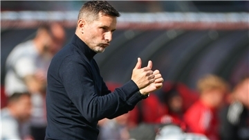Daumen hoch: Hertha-Coach Stefan Leitl.