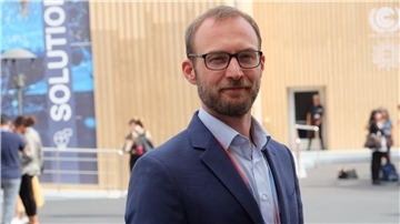 David Ryfisch hat gerade stressige Zeiten hinter sich. Er nahm an der Klimakonferenz in Ägypten teil.