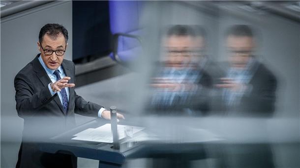 Özdemir wirbt für gemeinsame Lösungen für Landwirtschaft Debatte über den agrarpolitischen Bericht der Bundesregierung: Cem Özdemir während seiner Rede.