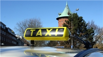 Deichbrandbesucher können sich mit Taxis bis zum Festivalgelände bringen lassen. Es gilt der normale Taxi-Tarif.