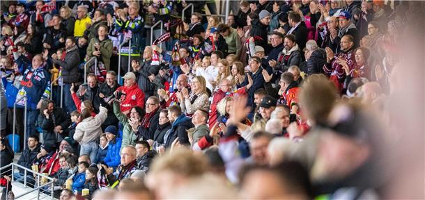 DEL 2022/23 Fischtown Pinguins gegen Augsburger Panther. Im Bild: Blick in die a...
