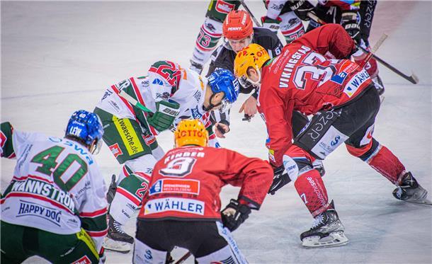 DEL 2022/23 Fischtown Pinguins gegen Augsburger Panther. Im Bild: Markus Vikings...