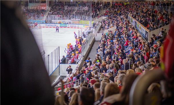DEL 2022/23 Fischtown Pinguins gegen Augsburger Panther. Im Bild: Blick in die a...