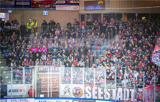 DEL 2022/23 Fischtown Pinguins gegen Augsburger Panther. Im Bild: Blick in die a...