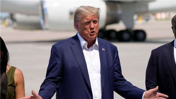 US-Medien: Verfahren gegen Trump vor wichtigem Schritt Dem ehemaligen US-Präsidenten Donald Trump droht eine vierte Anklage.