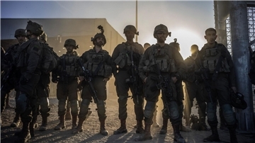 Dem israelischen Militär wird vorgeworfen, bei der Ankunft eines Hilfsgüterkonvois im Gazastreifen gezielt auf Palästinenser geschossen zu haben. Die Armee wehrt sich gegen die Vorwürfe.