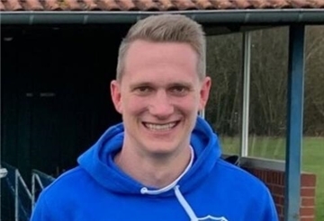 Dem verletzten Spielertrainer Eick Gerken war nach dem Schlusspfiff nicht mehr zum Lachen zumute: „Dieses Spiel dürfen wir nie verlieren“, ärgerte er sich. 