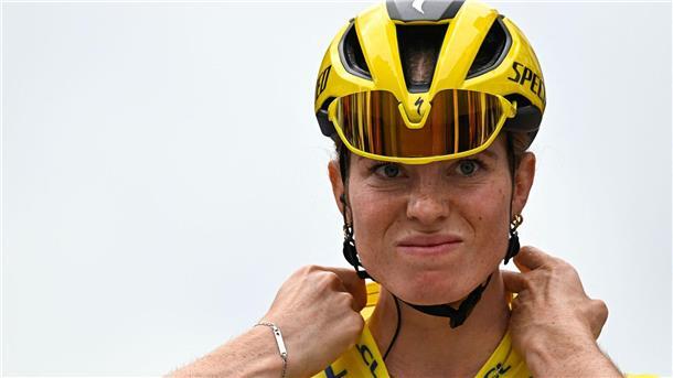 Vollering nach Sturz wohl am Start der 6. Tour-Etappe Demi Vollering hat nach dem Massensturz auf der fünften Etappe das Gelbe Trikot abgeben müssen.