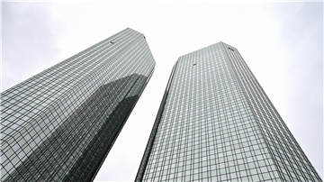 Den nun veröffentlichten EY-Berechnungen zufolge kletterte der Nettogewinn der nach Bilanzsumme zehn größten Banken in Europa, zu denen als einziges deutsches Institut die Deutsche Bank zählt, im ersten Halbjahr zum Vorjahreszeitraum um 80 Prozent auf fast 75 Milliarden Euro.