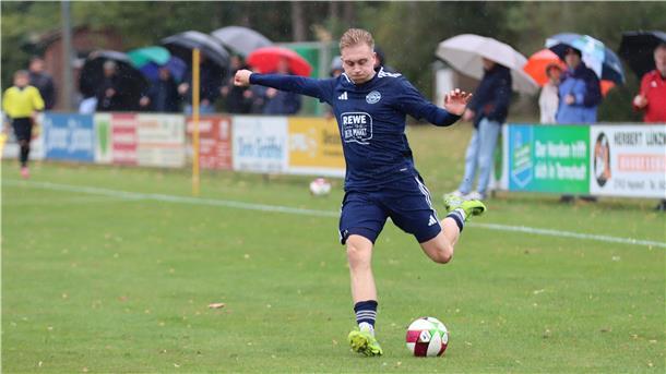 Dennis Brückner brachte sich und seine Teamkollegen vom FC Wörpetal gegen Fintau  mit seinem Treffer in der 16. Minute in die 0:1-Führung.