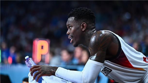 Dennis Schröder beim Halbfinale gegen Finnland.