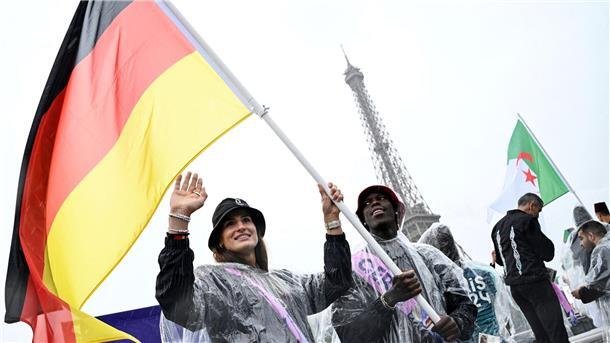 Dennis Schröder trug bei Olympia in Paris die deutsche Fahne.