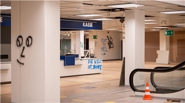 Der Abriss der ehemaligen Karstadt-Immobilie steht unmittelbar bevor.
