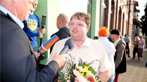 Erster AfD-Landrat tritt in Thüringen Amt an Der AfD-Landtagsabgeordnete Hannes Loth wird Bürgermeister in der Kleinstadt Raguhn-Jeßnitz.