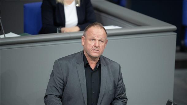 Der AfD-Obmann Kay-Uwe Ziegler soll sich mit einem Schild mit dem Zusatz „Ausschussvorsitzender“ in den Gesundheitsausschuss gesetzt haben.