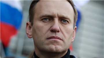 Der am 16. Februar in einem russischen Straflager gestorbene Oppositionsführer Alexej Nawalny bei einem Gedenkmarsch für den 2015 ermordeten Kremlkritiker Boris Nemzow.