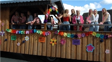 Der Anderlinger Jubiläumsschmuckwagen