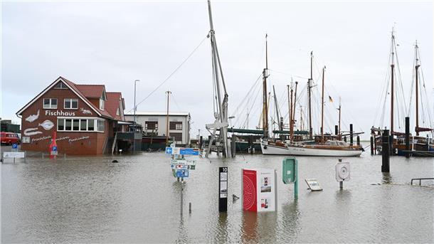 Der Außenhafen von Ditzum wurde überflutet.