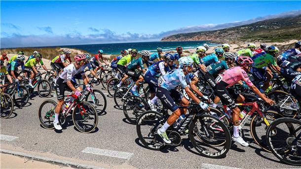 Der Australier Kaden Groves hat die zweite Vuelta-Etappe gewonnen.
