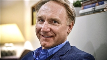 Der Autor Dan Brown hat durchaus Sympathien für Elon Musk. (Archivbild)