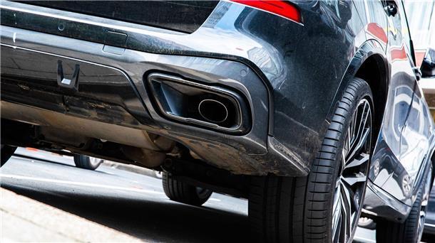 IG Metall und VDA fordern bessere Bedingungen für E-Autos Der Autoverkehr soll umweltfreundlicher werden, doch um die Regulierung gibt es Streit (Archivbild)