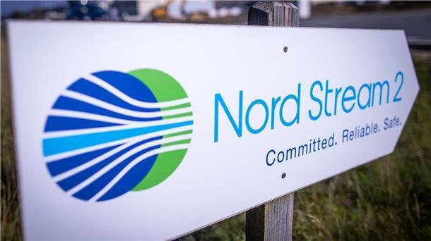 Ex-Kanzler Schröder findet Nord Stream 2 immer noch richtig Der Bau der Leitung Nord Stream 2 für russisches Erdgas, für den eigens die Klimaschutzstiftung gegründet wurde, beschäftigt einen Untersuchungsausschuss im Schweriner Landtag. Die Parlamentarier wollen gerne Ex-Kanzler Gerhard Schröder als Zeugen vernehmen. (Archivbild)