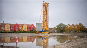Der Baukran im Kapitänsviertel steht fast: Reihenhäuser und hochwertige Mietwohnungen sollen in dem Wohngebiet gebaut werden. In zwei Jahren sollen alle Grundstücke bebaut sein.