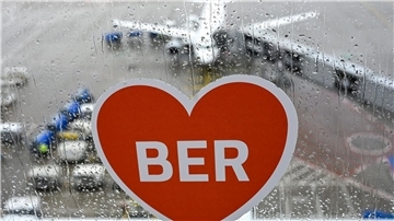 Bilder des Tages Der BER wird fünf