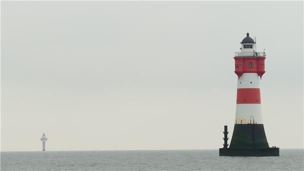 Der berühmte Leuchtturm „Roter Sand“: Ein Bremerhavener Rechtsanwalt will ihn am Standort erhalten.