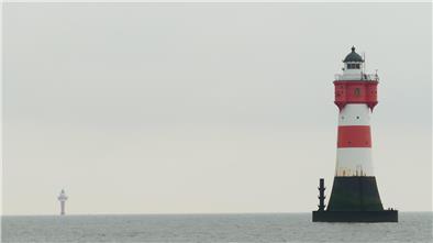 Der berühmte Leuchtturm „Roter Sand“: Ein Bremerhavener Rechtsanwalt will ihn am Standort erhalten.