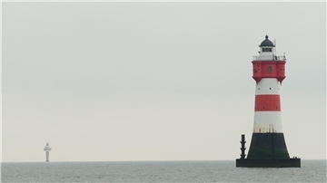 Der berühmte Leuchtturm „Roter Sand“: Ein Bremerhavener Rechtsanwalt will ihn am Standort erhalten.