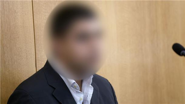 Tödliche Messerstiche in Aschaffenburg: Warum Kinder? Der Beschuldigte kann sich nach Worten seines Verteidigers nur diffus an die Tat erinnern. (Archivbild)