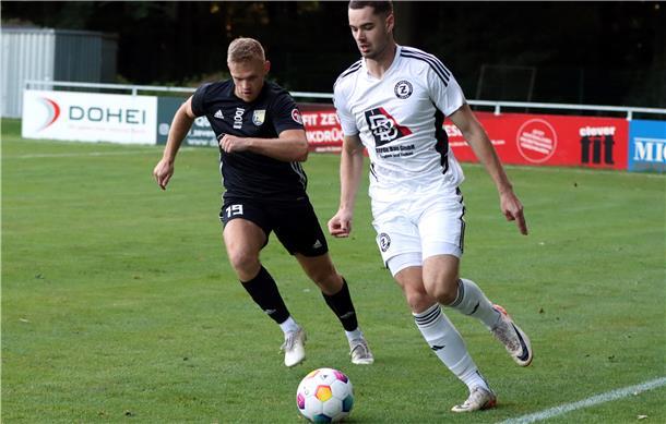 Der Beverner Patrick Willen (links) erzielte den 2:1-Führungstreffer für den TSV Bevern. Am Ende jedoch unterlagen die Gäste in Hemslingen mit 2:4. 