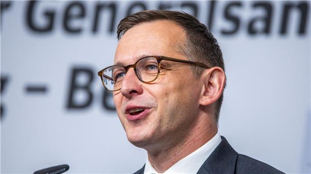 Niederlage für Schnieder: Kandidat für Bahnposten sagt ab Der bisherige Chef bleibt im Amt.