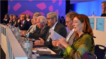 Der BLG-Aufsichtsrat hat sich durch das Ausscheiden von Politikern wie Finanzsenatorin Karoline Linnert (Vordergrund) verändert.