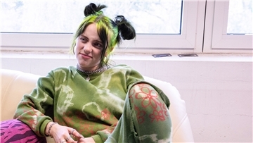 Der Blitzaufstieg von Billie Eilish zum Superstar war sensationell. Mit gerade mal 18 darf sie nun den neuen Bond-Song singen.