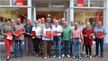 Der Braker Ortsverband der SPD hat nun zahlreiche Mitglieder für ihre jahrelange Treue geehrt.