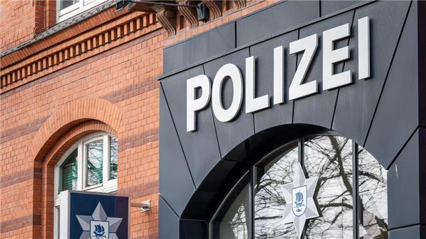Der Bremerhavener Polizei fehlt Personal, um den immer neuen Herausforderungen gerecht zu werden. Darüber herrschte Einigkeit im Ausschuss für öffentliche Sicherheit.