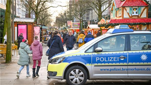 Weihnachtsmarkt: Staatsanwaltschaft ging von keiner ernsthaften Drohung aus Der Bremerhavener Weihnachtsmarkt wurde nach einer Drohung besonders sicher gemacht. Hier an der Kreuzung Kirchenstraße.