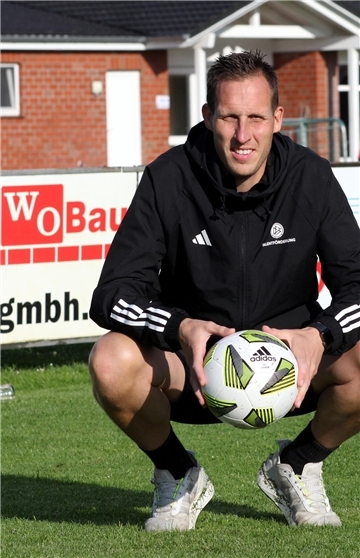 Der Bremervörder Hendrik Lemke trainiert ab 1. August die Torhüterinnen von Frauen-Bundesligist SV Werder Bremen.