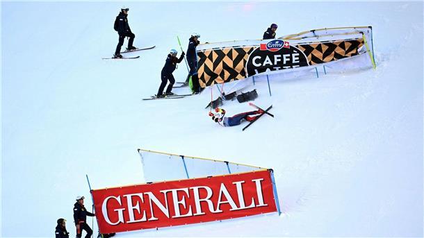 Der Brite Calum Langmuir stürzte im Team-Event der alpinen Ski-WM, blieb aber unverletzt.