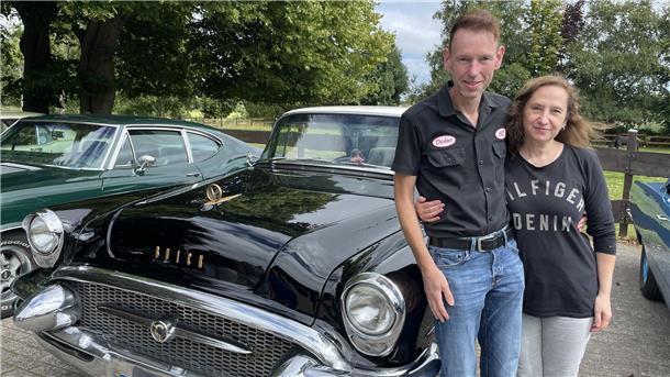 Paar vor US-Buick