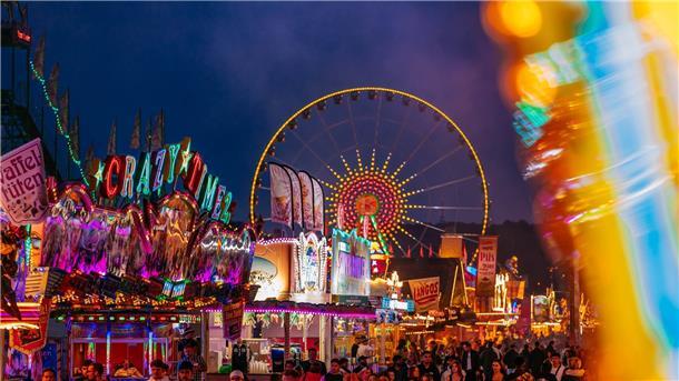 Polizei zufrieden mit dem Auftakt des Cannstatter Wasen Der Cannstatter „Wasen“ in Stuttgart ist nach dem Münchner Oktoberfest das zweitgrößte Volksfest in Deutschland.