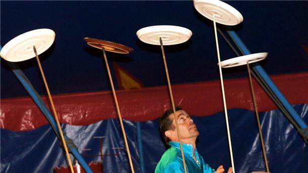 Der „Circus May“ dankte mit 18 Aufführungen am Finteler Eurostrand. 